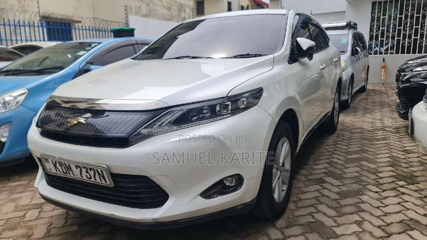 White Toyota Harrier 2016 - SUV with Style