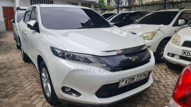White Toyota Harrier 2016 - SUV with Style