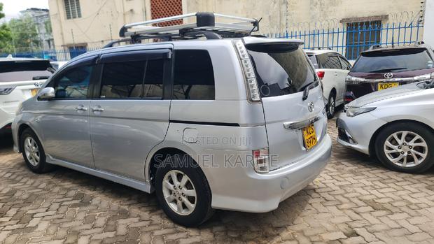 2011 Toyota ISIS Silver - Stylish, Affordable, and Reliable