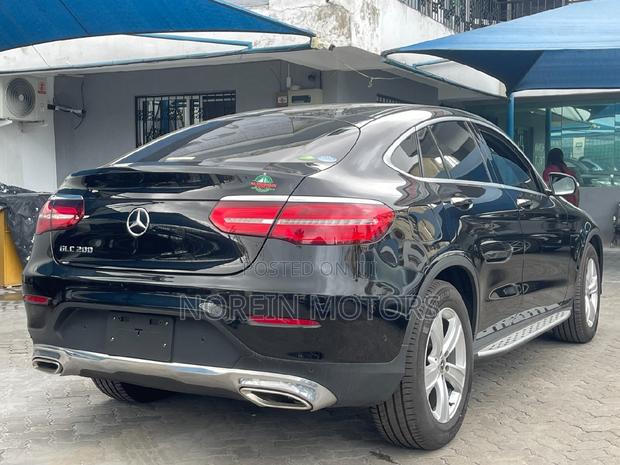 Sleek and Sophisticated 2018 Black Mercedes-Benz GLC-Class