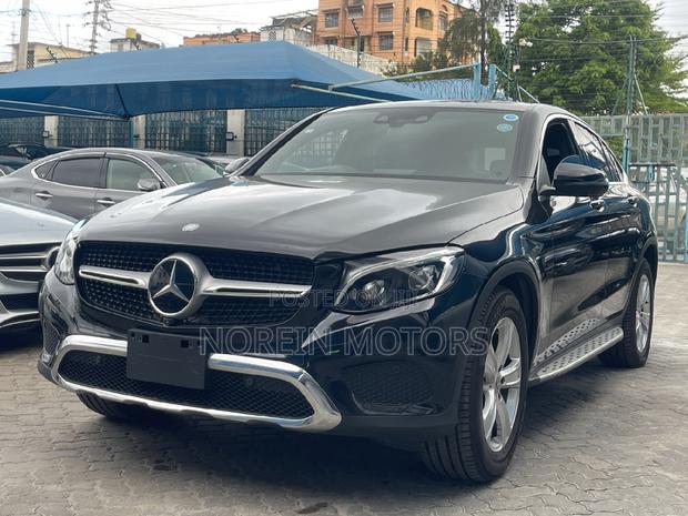 Sleek and Sophisticated 2018 Black Mercedes-Benz GLC-Class