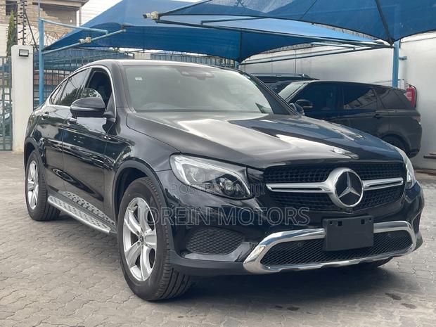 Sleek and Sophisticated 2018 Black Mercedes-Benz GLC-Class