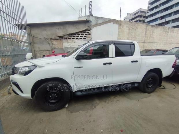 2018 Toyota Hilux White: Your Ultimate Off-Road Companion