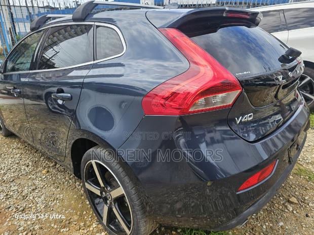 Blue 2017 Volvo V40: Compact and Stylish Hatchback