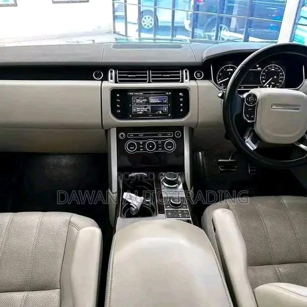 Black 2017 Land Rover Range Rover Vogue - Stylish Off-Roader