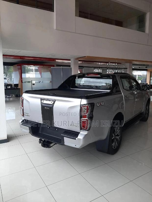 New Isuzu MU-X 2024 Silver