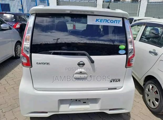 2017 Nissan Dayz White: The Perfect Compact Crossover for Your Lifestyle