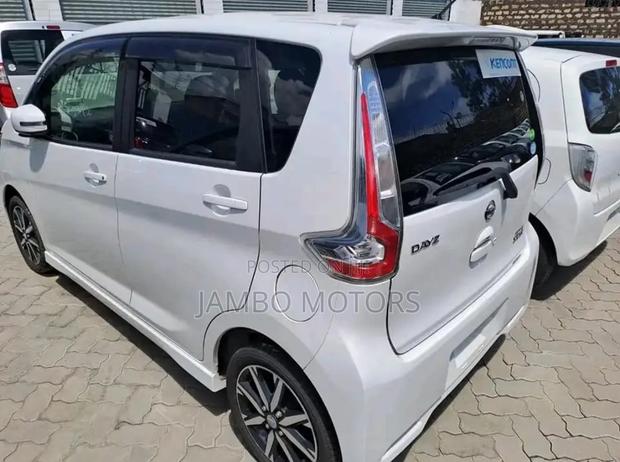 2017 Nissan Dayz White: The Perfect Compact Crossover for Your Lifestyle