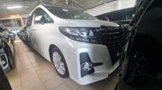 White Toyota Alphard 2018 - Sleek MPV Awaits You for sale