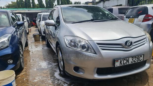 Pre-owned 2010 Toyota Auris Silver: Affordable Luxury