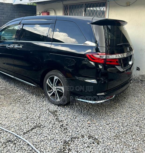 New 2017 Honda Odyssey Black: Spacious & Stylish Minivan