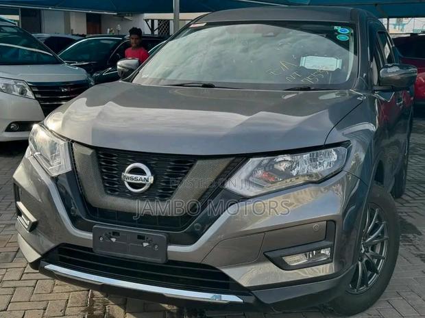 2018 Nissan X-Trail 2.0 Petrol FWD Gray - Pre-owned Excellence