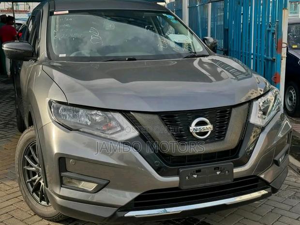 2018 Nissan X-Trail 2.0 Petrol FWD Gray - Pre-owned Excellence