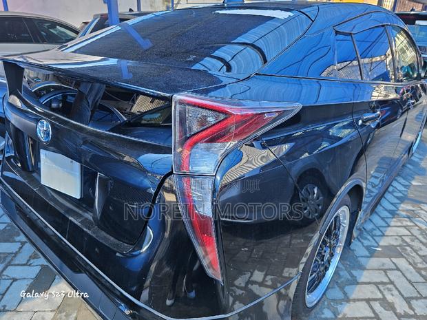 Matt Black Toyota Prius 2018 - Hybrid Driving at Its Best