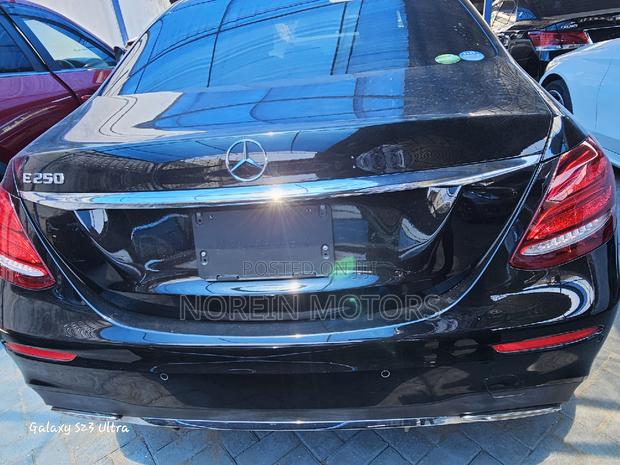 2018 Mercedes-Benz E250 - Matt Black Edition - High-End Sedan