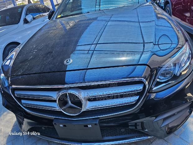2018 Mercedes-Benz E250 - Matt Black Edition - High-End Sedan
