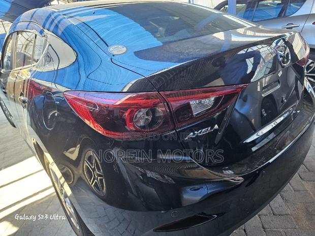 Black Mazda Axela 2017: Pre-owned Sedan with Style