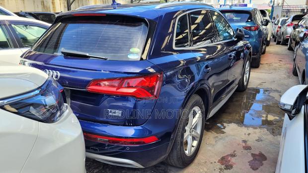 Blue Audi Q5 2.0T Premium AWD quattro 2018