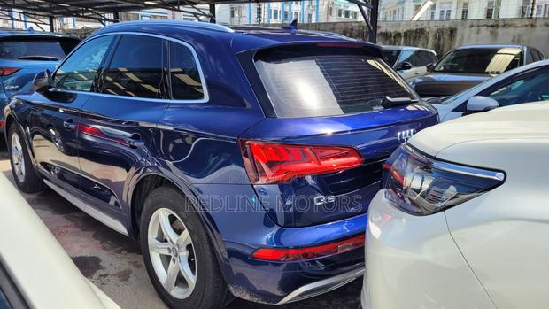 Blue Audi Q5 2.0T Premium AWD quattro 2018