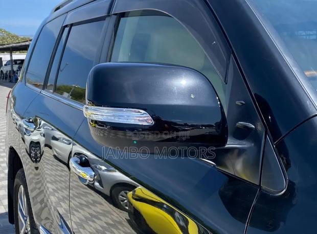 Black Edition 2018 Land Cruiser ZX - Toyota 4.6L V8
