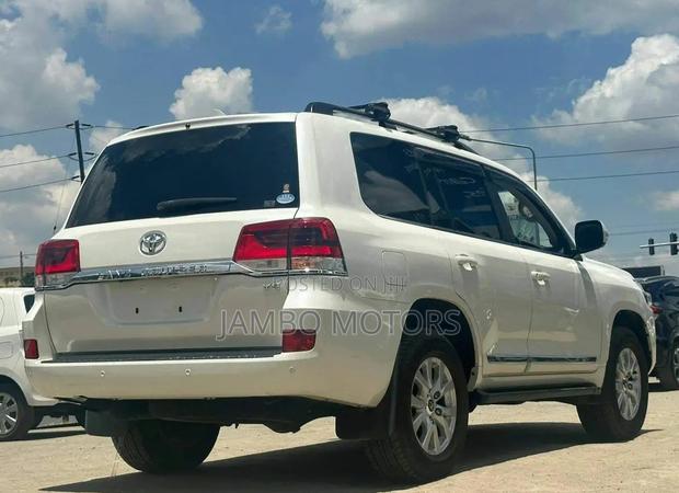 2017 Used Toyota Land Cruiser 4.6 V8 ZX - White