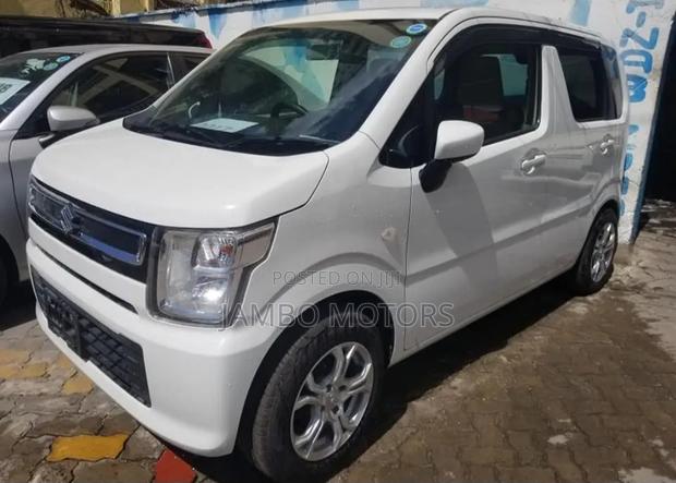 Suzuki Wagon R 660 Petrol FWD 2017, Affordable Luxury in White