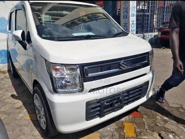 Suzuki Wagon R 660 Petrol FWD 2017, Affordable Luxury in White