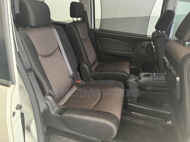 2014 Nissan Serena White - Perfect for Large Families