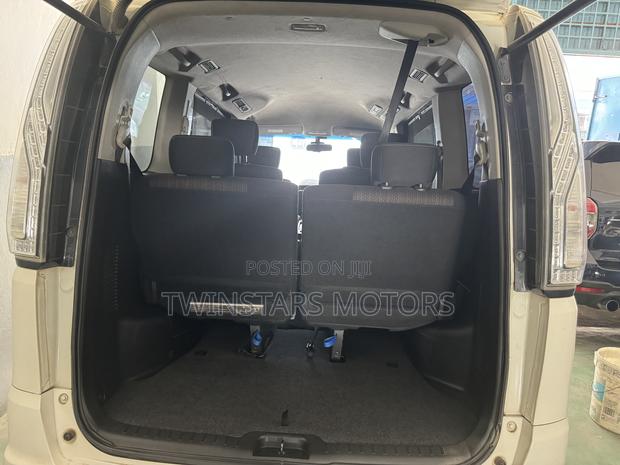 2014 Nissan Serena White - Perfect for Large Families