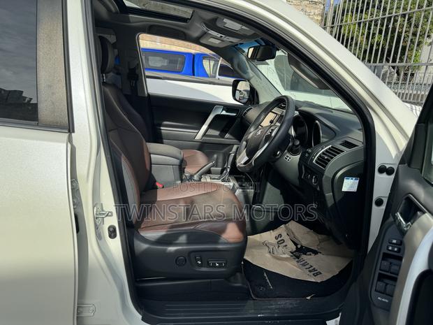 White 2017 Toyota Land Cruiser Prado 2.8: Luxury Off-Roading
