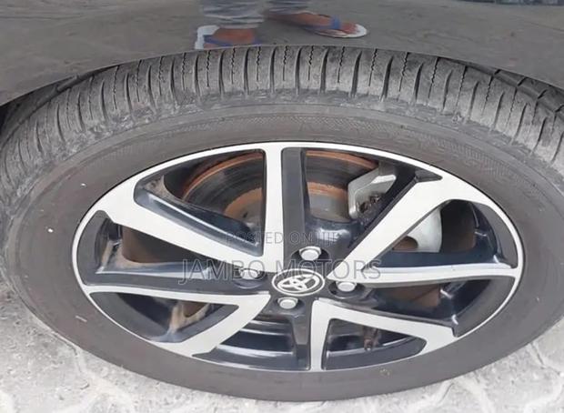 2017 Toyota Axio Hybrid G 2WD Black - Modern Black Sedan