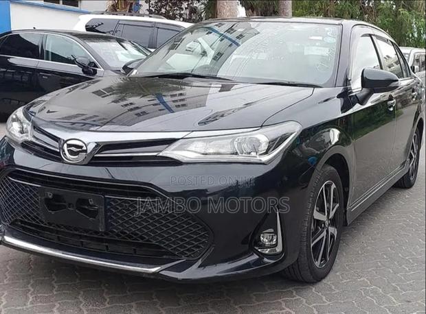 2017 Toyota Axio Hybrid G 2WD Black - Modern Black Sedan