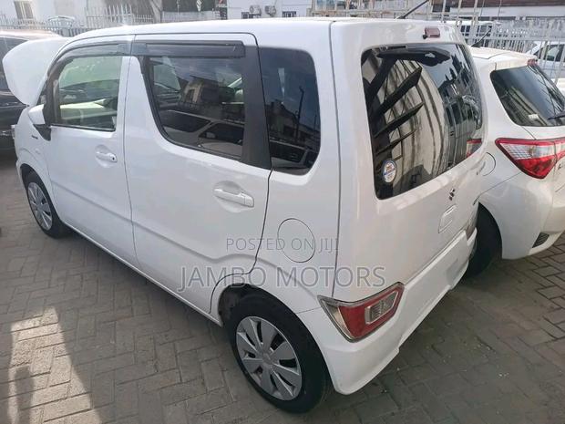 White 2017 Wagon R 660 Hybrid FWD by Suzuki