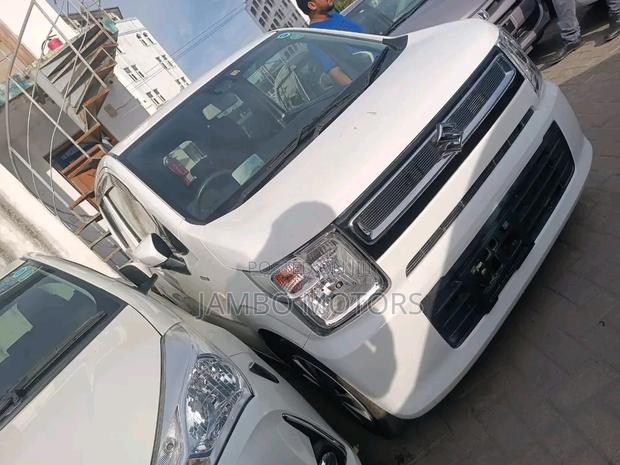 White 2017 Wagon R 660 Hybrid FWD by Suzuki