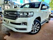 White 2017 Toyota Land Cruiser ZX 4.6 V8 - Powerful SUV for Your Journey for sale