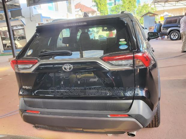 Black 2022 Toyota RAV4 XLE Premium - Unmatched Style and Performance