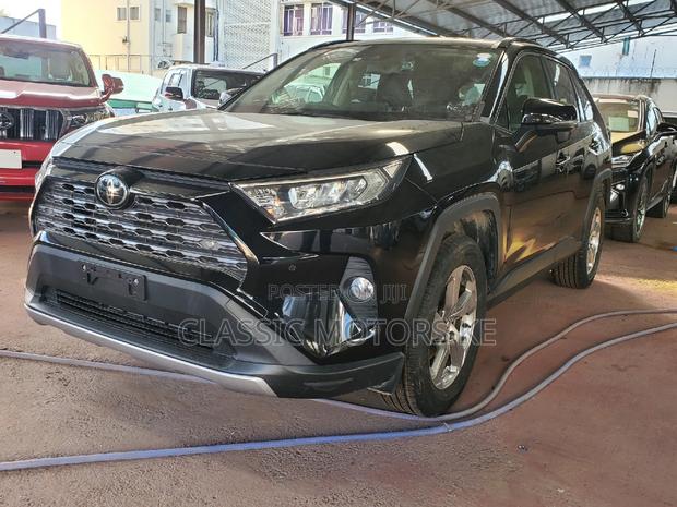 Black 2022 Toyota RAV4 XLE Premium - Unmatched Style and Performance