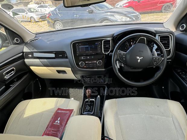 Spacious 2017 Mitsubishi Outlander SEL FWD in Black: Affordable Luxury