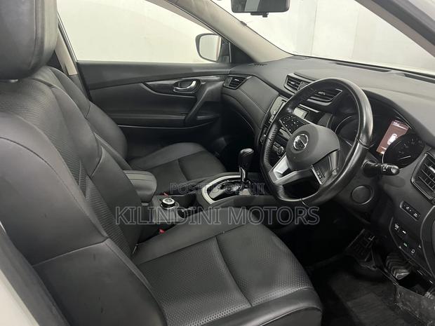 Nissan X-Trail 2017 White