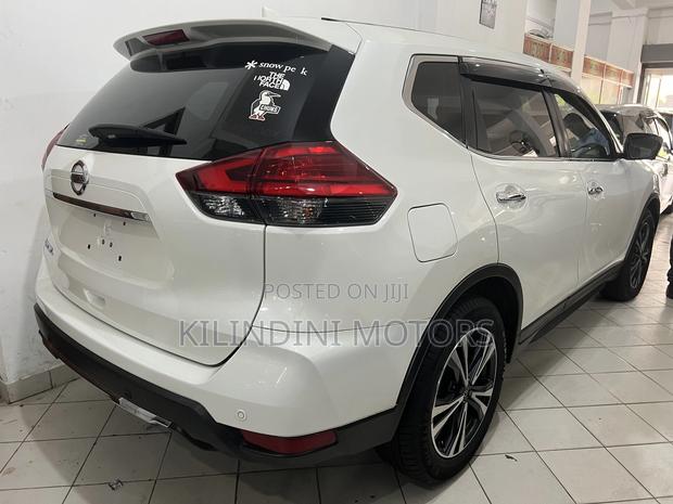 Nissan X-Trail 2017 White