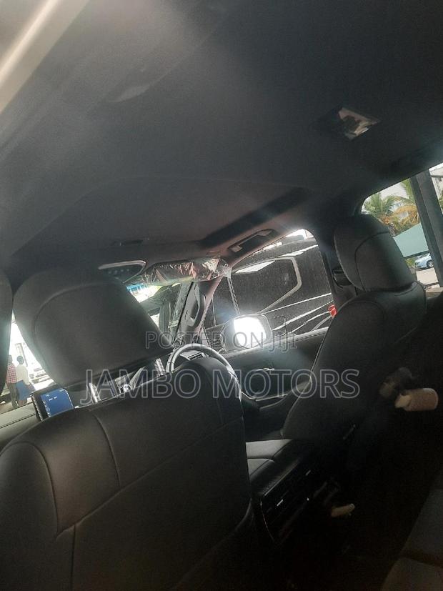 3.3 Diesel 4WD 2022 Toyota Land Cruiser: White Expedition