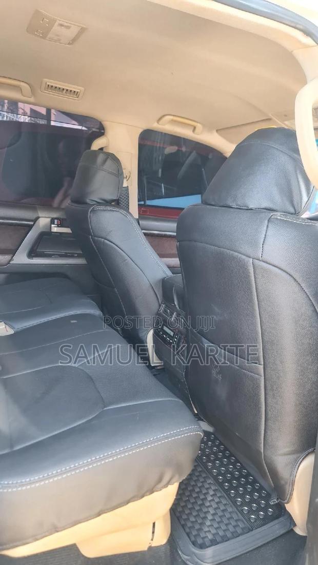 2010 Toyota Land Cruiser in White - Superb Condition