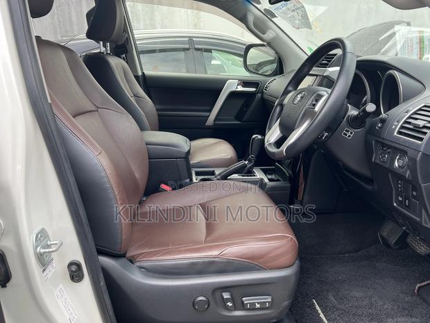 Toyota Land Cruiser Prado 2017 White