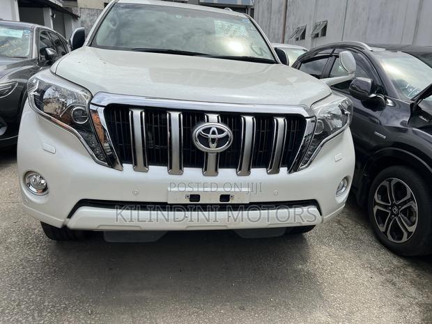 Toyota Land Cruiser Prado 2017 White