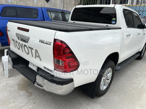 Toyota Hilux 2017 White