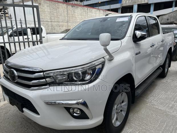 Toyota Hilux 2017 White