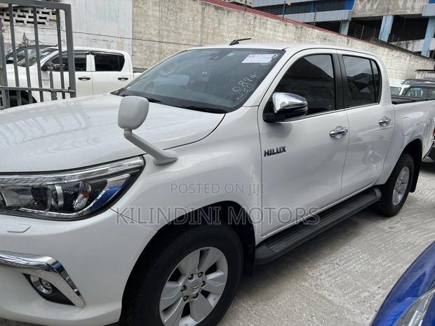 Toyota Hilux 2017 White