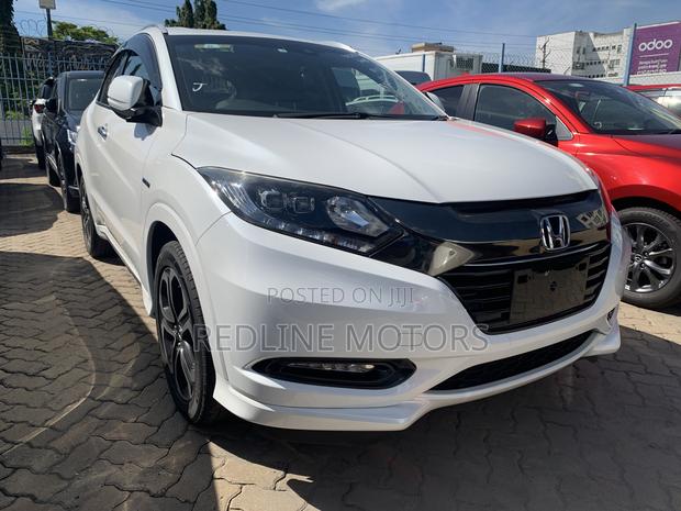 2017 Honda HR-V in White - Affordable Compact SUV for Daily Driving!