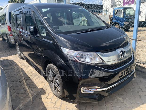 Honda Stepwgn 2016 - Black Edition - Luxury and Comfort