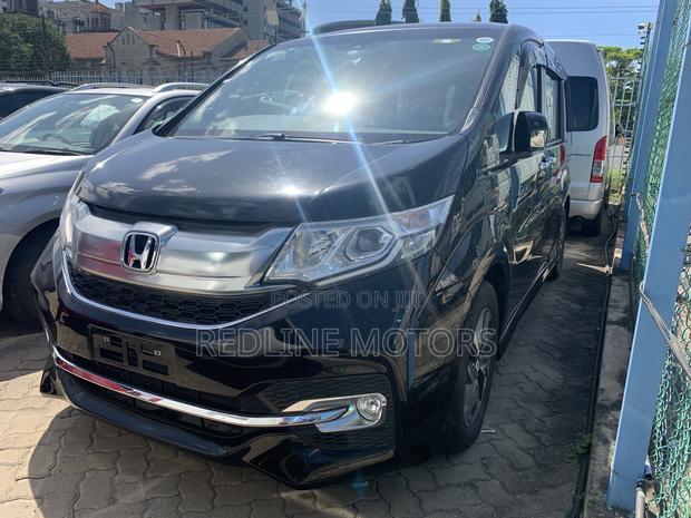 Honda Stepwgn 2016 - Black Edition - Luxury and Comfort